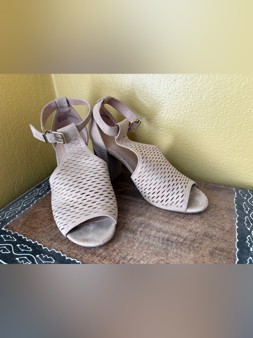 Women’s Express Open-Toe Perforated Ankle Strap Heels - Taupe - size 7